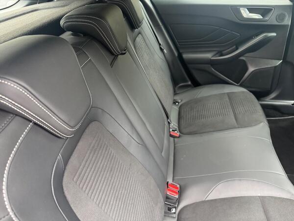 Ford Focus 2.3T EcoBoost ST Euro 6 (s/s) 5dr
