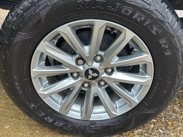 Mitsubishi L200 2.4 DI-D DC Barbarian Auto 4WD Euro 6 4dr