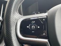 Volvo XC60 2.0 D4 R-Design Pro Auto AWD Euro 6 (s/s) 5dr at 23th