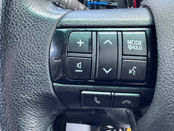 Toyota Hilux 2.8 D-4D Invincible X Auto 4WD Euro 6 (s/s) 4dr