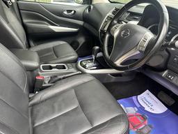 Nissan Navara 2.3 dCi Tekna Auto 4WD Euro 6 4dr at 4th