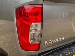 Nissan Navara 2.3 dCi Tekna Auto 4WD Euro 6 4dr at 43th