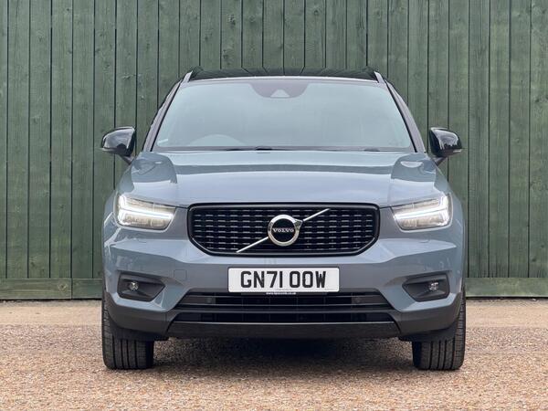 Volvo XC40 2.0 B4 MHEV R-Design Pro Auto Euro 6 (s/s) 5dr