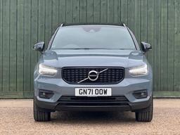Volvo XC40 2.0 B4 MHEV R-Design Pro Auto Euro 6 (s/s) 5dr at 10th