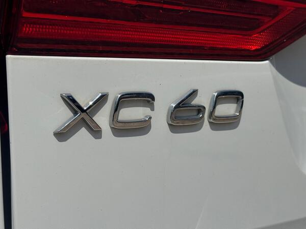 Volvo XC60 2.0 D4 R-Design AWD Euro 6 (s/s) 5dr