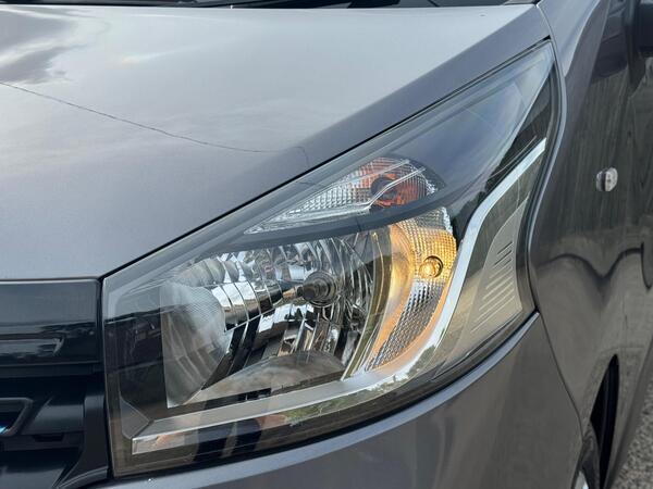 Renault Trafic 1.6 dCi ENERGY 29 Sport Nav LWB Standard Roof Euro 6 (s/s) 5dr
