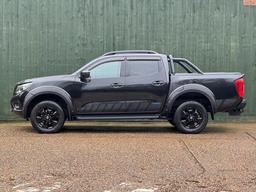 Nissan Navara 2.3 dCi N-Guard Auto 4WD Euro 6 4dr at 8th