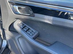 Porsche Macan 3.0 TD V6 S PDK 4WD Euro 6 (s/s) 5dr at 61th