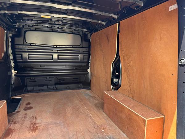 Renault Trafic 2.0 dCi ENERGY 28 Sport SWB Standard Roof Euro 6 (s/s) 5dr