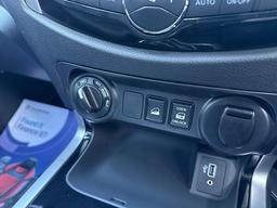 Nissan Navara 2.3 dCi N-Guard Auto 4WD Euro 6 4dr at 36th