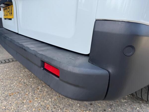 Nissan Primastar 2.0 dCi 30 Tekna L2 H1 Euro 6 (s/s) 5dr