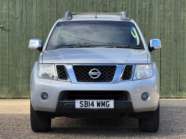 Nissan Navara 2.5 dCi Tekna Auto 4WD Euro 5 4dr