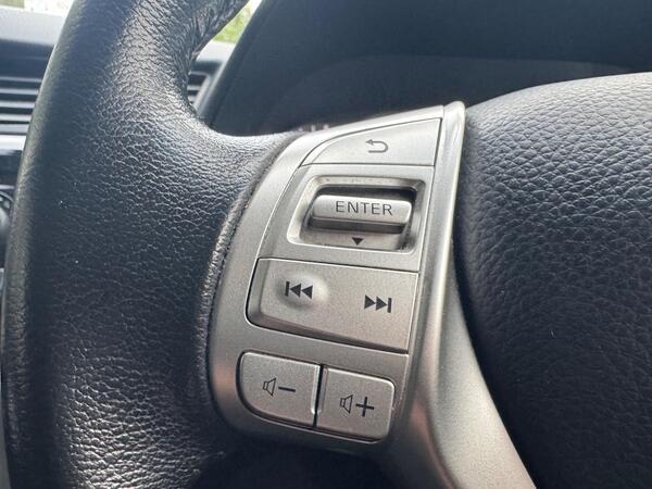 Nissan Navara 2.3 dCi Tekna Auto 4WD Euro 6 4dr