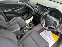 Hyundai TUCSON 1.7 CRDi Blue Drive SE Nav Euro 6 (s/s) 5dr at 16th
