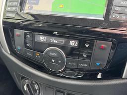 Nissan Navara 2.3 dCi Tekna Auto 4WD Euro 6 4dr at 37th