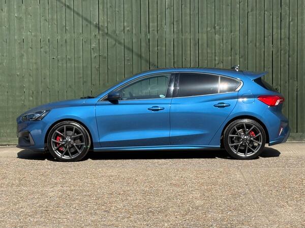 Ford Focus 2.3T EcoBoost ST Euro 6 (s/s) 5dr