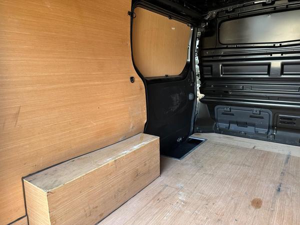 Renault Trafic 2.0 dCi ENERGY 28 Black Edition SWB Standard Roof Euro 6 (s/s) 5dr