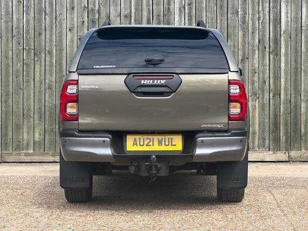 Toyota Hilux 2.8 D-4D Invincible X 4WD Euro 6 (s/s) 4dr