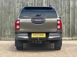Toyota Hilux 2.8 D-4D Invincible X 4WD Euro 6 (s/s) 4dr at 12th