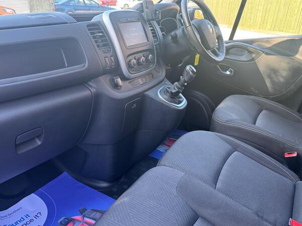 Renault Trafic 2.0 dCi ENERGY 30 Sport LWB Standard Roof Euro 6 (s/s) 5dr