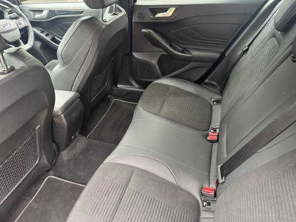 Ford Focus 2.3T EcoBoost ST Euro 6 (s/s) 5dr