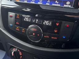 Nissan Navara 2.3 dCi N-Guard Auto 4WD Euro 6 4dr at 45th