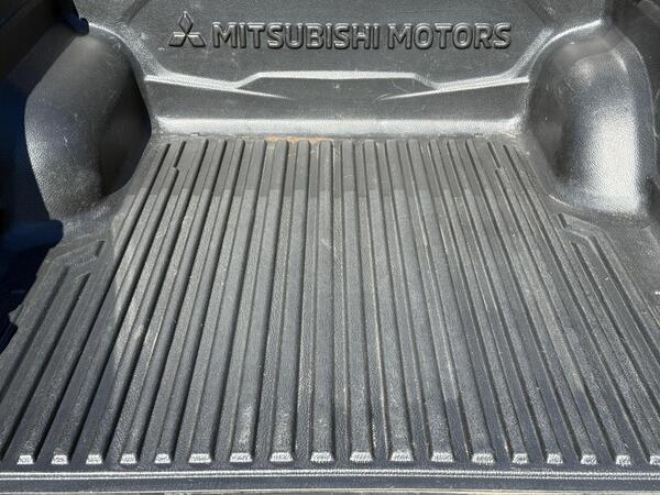 Mitsubishi L200 2.4 DI-D DC Challenger Auto 4WD Euro 6 4dr