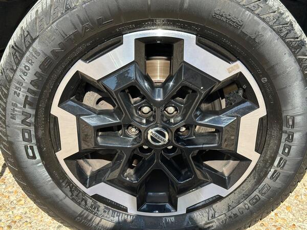 Nissan Navara 2.3 dCi Tekna Auto 4WD Euro 6 4dr