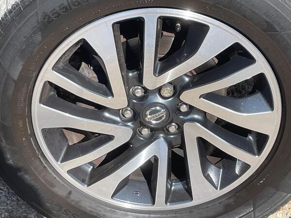 Nissan Navara 2.3 dCi Tekna Auto 4WD Euro 6 4dr