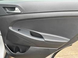 Hyundai TUCSON 1.7 CRDi Blue Drive SE Nav Euro 6 (s/s) 5dr at 38th