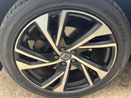 Volvo XC40 2.0 B4 MHEV R-Design Pro Auto Euro 6 (s/s) 5dr at 31th