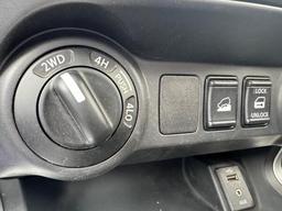 Nissan Navara 2.3 dCi Acenta 4WD Euro 6 (s/s) 4dr at 26th