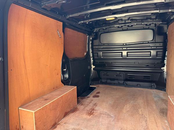 Renault Trafic 2.0 dCi ENERGY 28 Sport SWB Standard Roof Euro 6 (s/s) 5dr