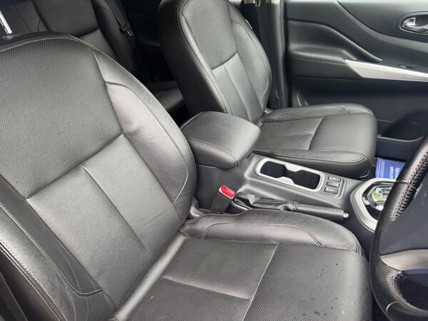 Nissan Navara 2.3 dCi Tekna Auto 4WD Euro 6 4dr