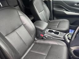Nissan Navara 2.3 dCi Tekna Auto 4WD Euro 6 4dr at 4th
