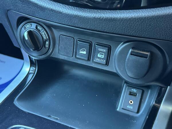 Nissan Navara 2.3 dCi Tekna Auto 4WD Euro 6 4dr