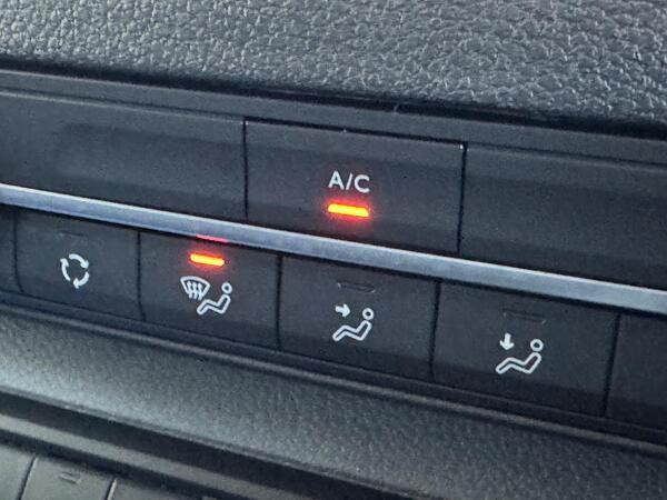 Peugeot Expert 2.0 BlueHDi 1400 Professional Premium Standard Panel Van MWB Euro 6 (s/s) 6dr