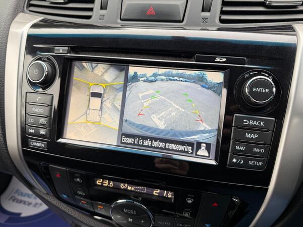 Nissan Navara 2.3 dCi Tekna Auto 4WD Euro 6 4dr