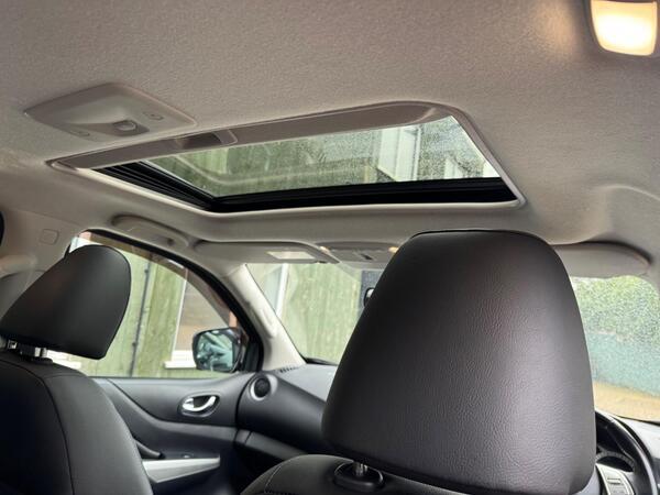Nissan Navara 2.3 dCi N-Guard Auto 4WD Euro 6 4dr