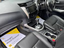 Nissan Navara 2.3 dCi Tekna Auto 4WD Euro 6 4dr at 14th
