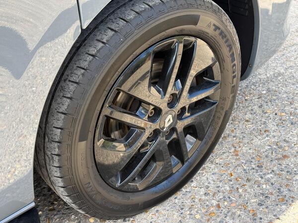 Renault Trafic 2.0 dCi ENERGY 28 Black Edition EDC SWB Standard Roof Euro 6 (s/s) 5dr