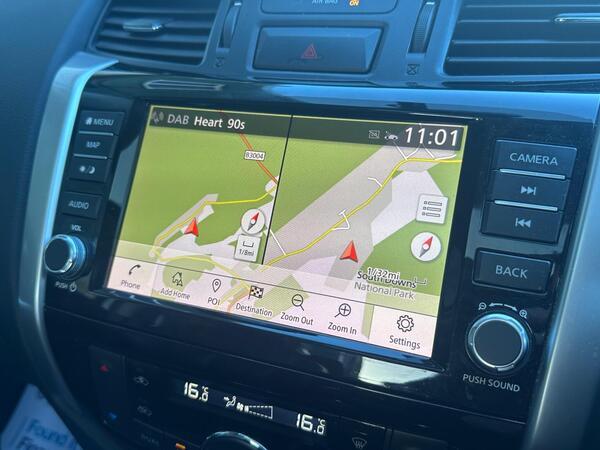 Nissan Navara 2.3 dCi Tekna 4WD Euro 6 (s/s) 4dr