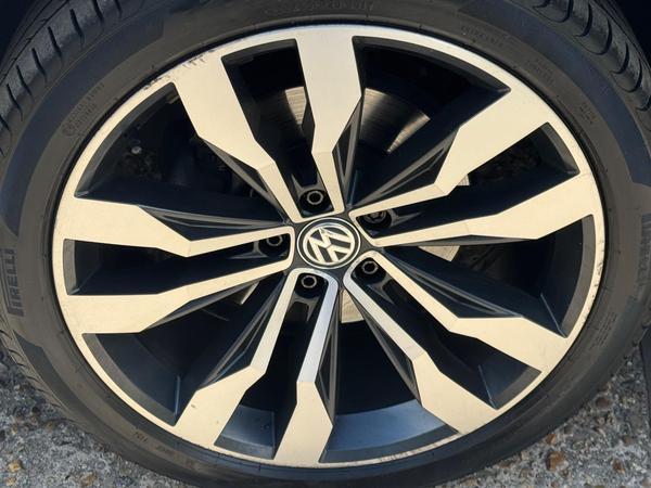 Volkswagen Tiguan 2.0 TDI R-Line DSG 4Motion Euro 6 (s/s) 5dr