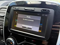 Renault Trafic 2.0 dCi ENERGY 28 Black Edition EDC SWB Standard Roof Euro 6 (s/s) 5dr at 13th