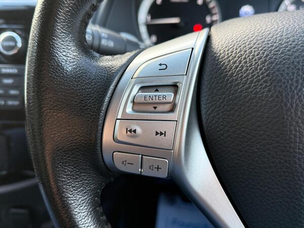 Nissan Navara 2.3 dCi Tekna 4WD Euro 6 (s/s) 4dr