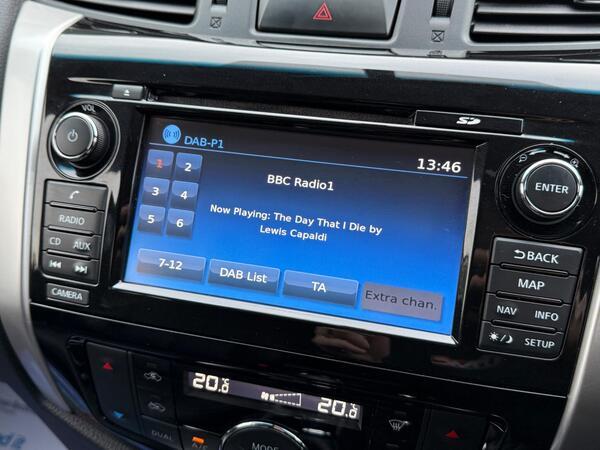 Nissan Navara 2.3 dCi Tekna 4WD Euro 6 (s/s) 4dr