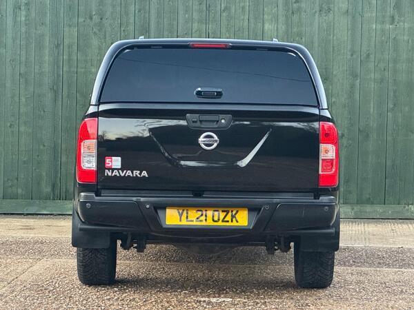 Nissan Navara 2.3 dCi N-Guard Auto 4WD Euro 6 4dr