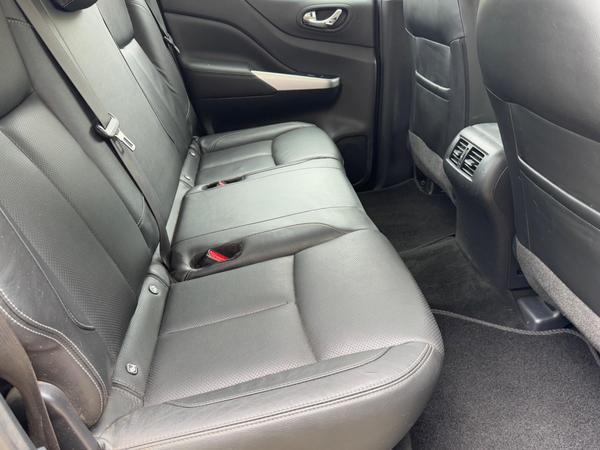 Nissan Navara 2.3 dCi Tekna Auto 4WD Euro 6 4dr