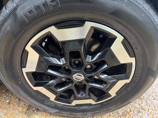 Nissan Navara 2.3 dCi Tekna Auto 4WD Euro 6 4dr