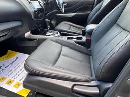 Nissan Navara 2.3 dCi Tekna Auto 4WD Euro 6 4dr at 36th